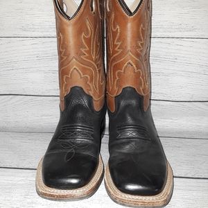 CODY JAMES CHILDREN'S SQUARE TOE WESTERN BOOTS Size 2D